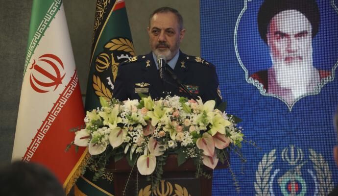 وزیر دفاع عزیز نصیر زاده