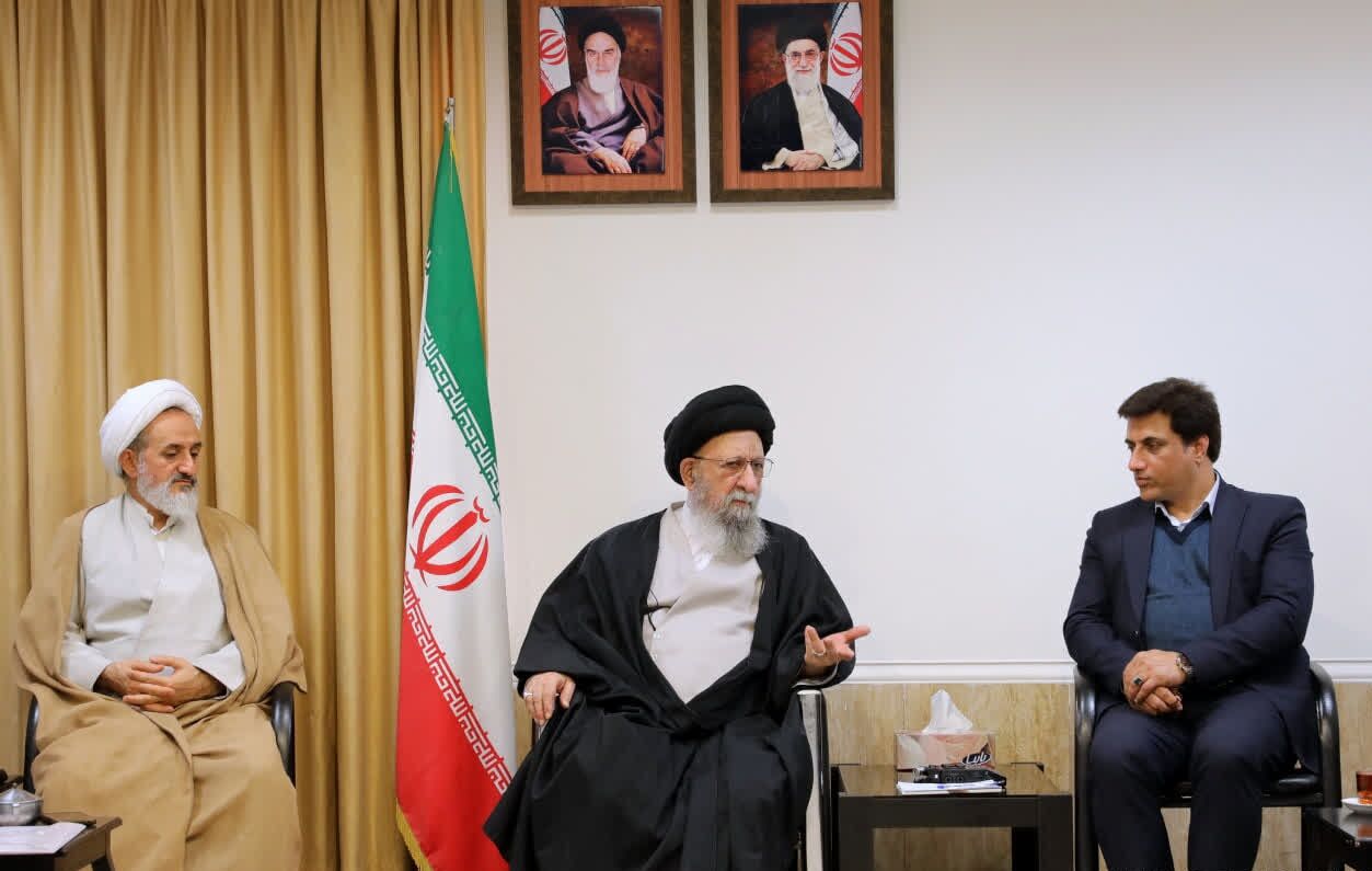 نور مفیدی