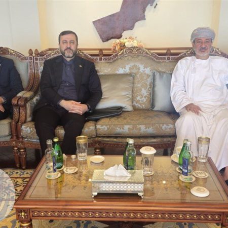 غریب آبادی و عمان