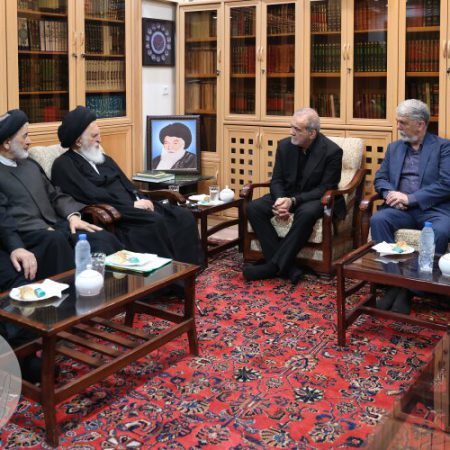 پزشکیان و منتقدان