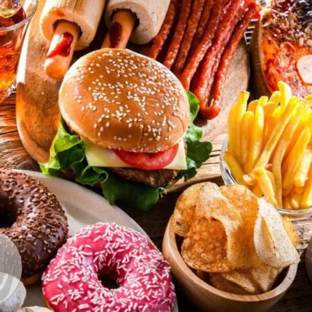 بررسی عادات غذایی آسیب زننده به کلیه و ارتباط آن با مصرف غذاهای فرآوری شده