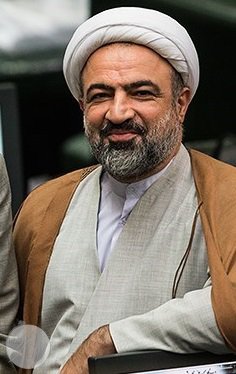 حمید رسایی مدیرمسئول هفته‌نامه ۹ دی در دادسرای ویژه روحانیت تهران