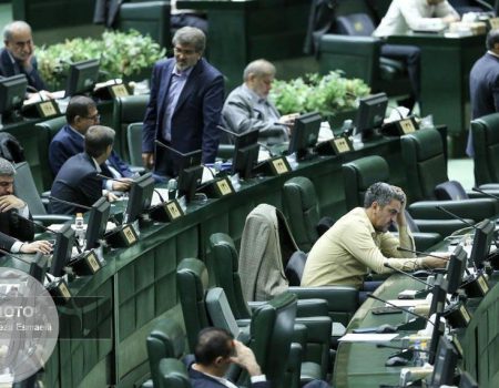 تصویری از صحن علنی مجلس شورای اسلامی و حضور نمایندگان در جلسه رسمی مجلس