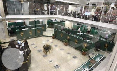 نمای کلی تالار بورس اوراق بهادار تهران و جریان معاملات سهام در روزهای پایانی مهرماه