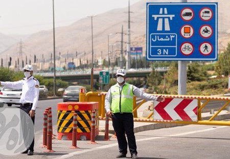 تابلو و علائم هشدار راهنمایی و رانندگی در جاده چالوس و محورهای کوهستانی شمال کشور.