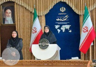 فاطمه مهاجرانی سخنگوی دولت در یک نشست خبری
