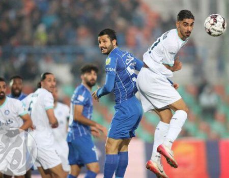 مسابقه فوتبال بین تیم‌های استقلال تهران و گل‌گهر سیرجان در لیگ برتر