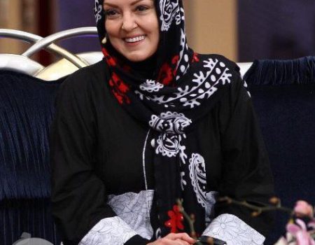 پرستو گلستانی کارگردان نمایش موزیکال و فیزیکال «زمین ما» ویژه کودکان، نوجوانان و خانواده‌ها