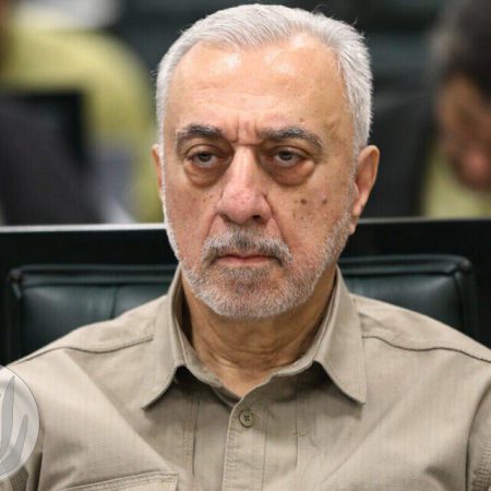 صحن علنی مجلس شورای اسلامی و فرایند رأی‌گیری برای وزیر دفاع و پشتیبانی نیروهای مسلح.