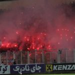 نمایی از ورزشگاه فوتبال و تماشاگران در مسابقات لیگ برتر ایران
