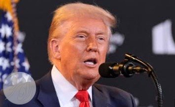 دونالد ترامپ در حال سخنرانی درباره جنگ اوکراین