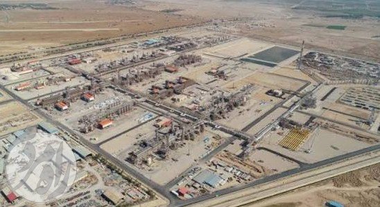 نمای بیرونی پالایشگاه گاز بیدبلند و تجهیزات صنعتی این مجموعه فرآورده‌های گازی