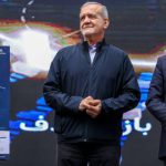 سیدعباس عراقچی وزیر امور خارجه ایران در همایش روز ملی صادرات به همراه رئیس جمهور